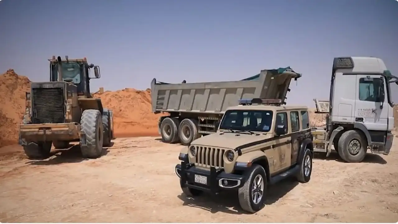 ضبط وافدين سودانيين في الوجه بتهمة استغلال الرواسب المعدنية بطريقة غير نظامية